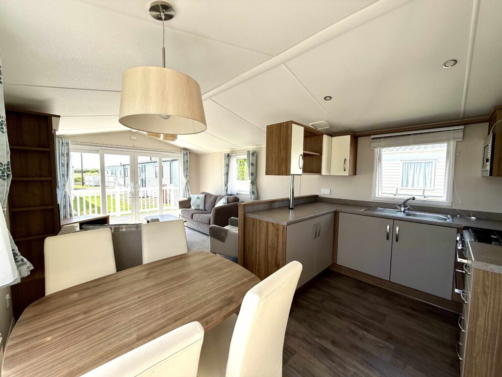 Dining-2018-Willerby-External-Avonmore-THe-Retreats-Padstow-Holiday-Park-scaled